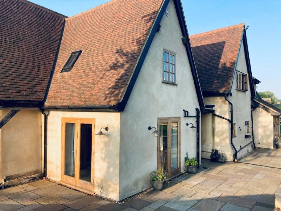 2 Beds & Living In Our Idyllic Country Cottage Bedford Exterior foto